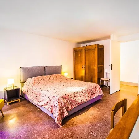 Lägenhet La Casa Ai Frari - Su Tre Livelli - Centro
