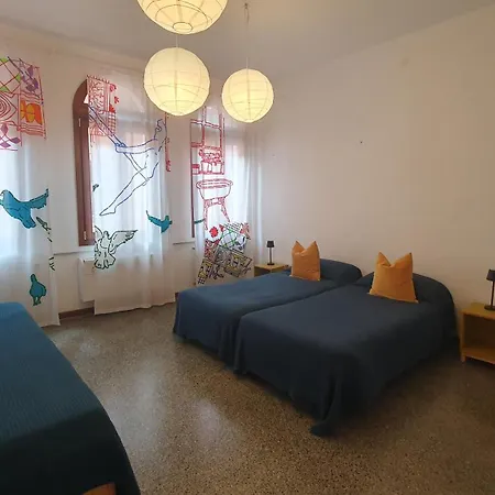 La Casa Ai Frari - Su Tre Livelli - Centro 公寓