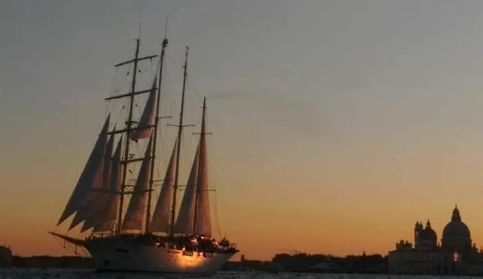 La Casa Ai Frari - Su Tre Livelli - Centro Appartement *