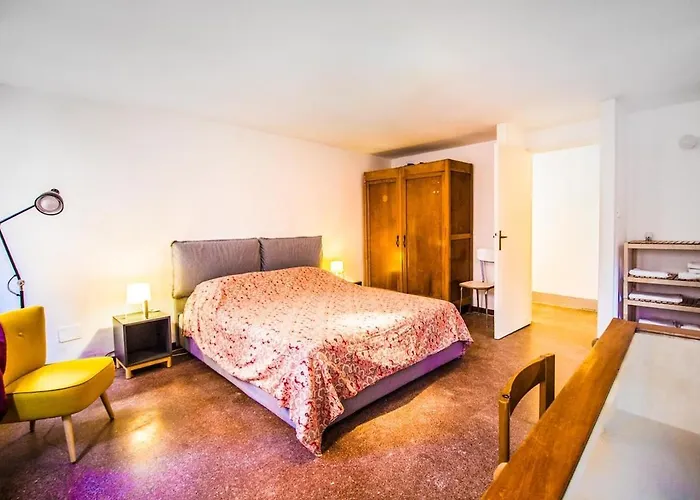 Appartement La Casa Ai Frari - Su Tre Livelli - Centro