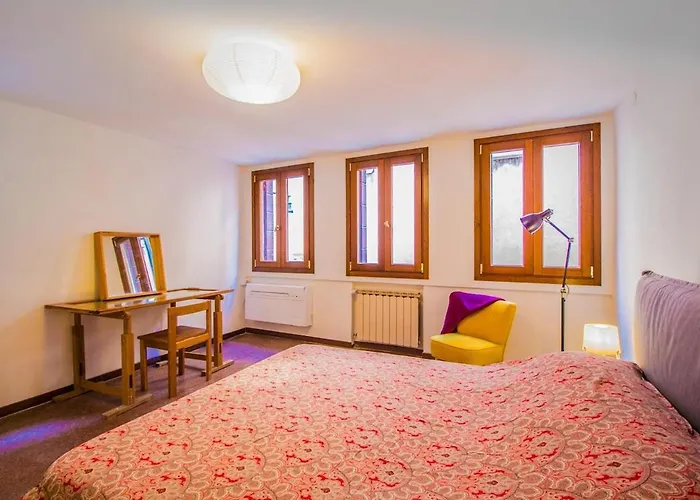Appartement La Casa Ai Frari - Su Tre Livelli - Centro *