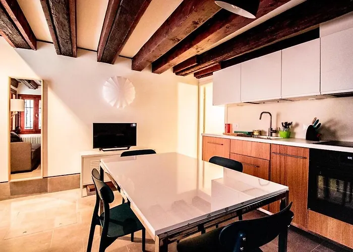 La Casa Ai Frari - Su Tre Livelli - Centro Appartement Venetië